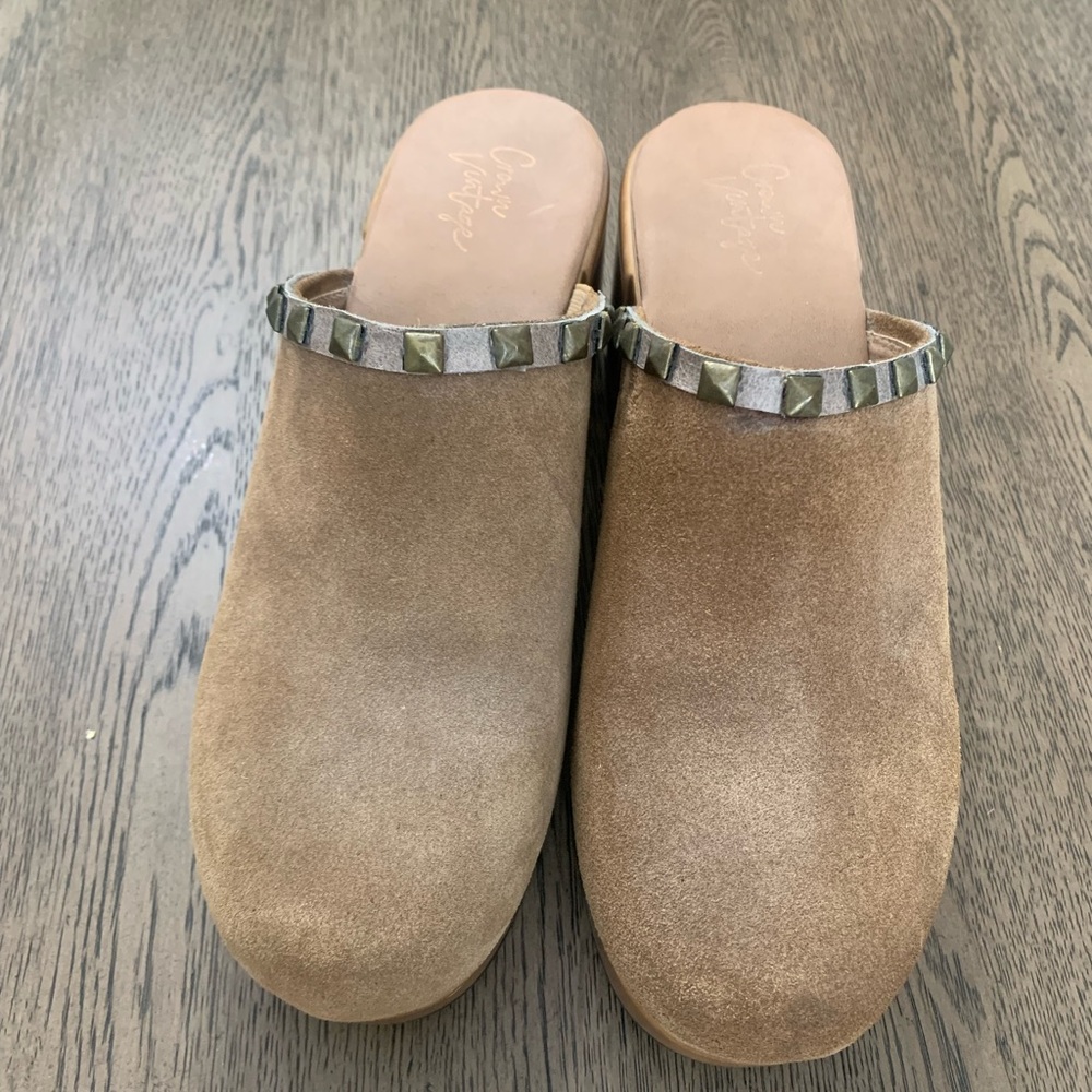 Crown Vintage Tan and Silver Mules with Studded Strap